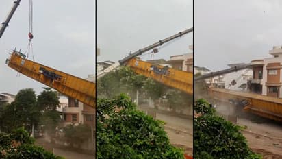 സൂറത്തിൽ മെട്രോ നിർമ്മാണത്തിനിടെ കൂറ്റൻ ക്രെയിൻ കെട്ടിടത്തിന് മുകളിലേക്ക് വീണു