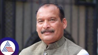 ನನ್ನ ವಿರುದ್ದ ಕಾನೂನು ಹೋರಾಟ ಮಾಡಿ, ಕಲ್ಲು ಎಸೆಯೋದಲ್ಲ: ಕಾಂಗ್ರೆಸ್ ಎಂಎಲ್ಸಿ ಐವನ್ ಡಿಸೋಜಾ ಕಿಡಿ