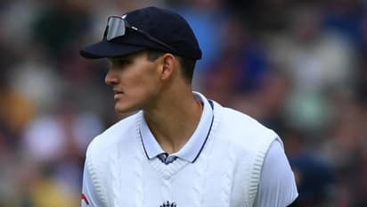 ഇംഗ്ലണ്ടിനായി ഗ്രൗണ്ടിലിറങ്ങി മുന് ഇന്ത്യന് താരം ആര് പി സിംഗിന്റെ മകന്! ഹാരിയുടെ 'അരങ്ങേറ്റം' ലങ്കക്കെതിരെ