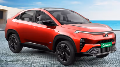 15 நிமிடம் சார்ஜ் செய்தாலே 150 கி.மீ பயணம் போகலாம்.. பேமிலிக்கேற்ற Tata Curvv EV விலை எவ்வளவு?