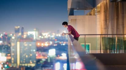 എല്ലാം ചെയ്യാനുള്ള സ്വാതന്ത്ര്യമുണ്ട്, പക്ഷേ ഒറ്റപ്പെടൽ താങ്ങാൻ വയ്യ; ശ്രദ്ധേയമായി 27 -കാരന്റെ കുറിപ്പ്