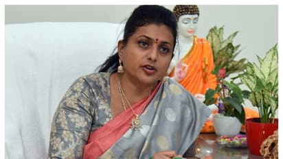 பான் இந்தியா ஸ்டார் ராம் சரணை தூக்கி வளர்த்த பிரபல நடிகை ரோஜா!