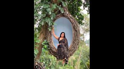 ಬಾಲಿಯಲ್ಲಿ ಸಂಗೀತಾ ಶೃಂಗೇರಿ ಕೊಟ್ಟ ಸೀರೆ ಧರಿಸಿದ ಬಿಗ್ ಬಾಸ್ ಸಿರಿ; ಹನಿಮೂನ್‌ಗೆ ಹೋದ್ರೂ ಆವಮ್ಮ ಬಿಡಲ್ವಾ ಎಂದ ನೆಟ್ಟಿಗರು! 