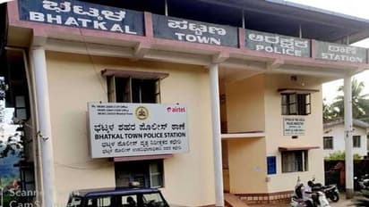 ಭಟ್ಕಳದಲ್ಲಿ ಚಿನ್ನದಂಗಡಿಗೆ ಸೇರುತ್ತಿದೆಯೇ ಸರ್ಕಾರದ ಟ್ರಾಫಿಕ್ ದಂಡದ ಹಣ?