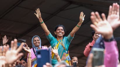 பெண்களுக்கு ரூ. 5 லட்சம் வரை வட்டியில்லா கடன் வழங்கும் அரசு! உடனே அப்ளை பண்ணுங்க!