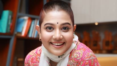 'രണ്ടു നാലുദിനം കൊണ്ടൊരുത്തനെ തണ്ടിലേറ്റി നടത്തുന്നതും ഭവാൻ'; ശ്രീകൃഷ്ണ ജയന്തി ആശംസയുമായി രചന