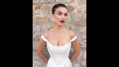 காதலரை கரம்பிடித்த எமி ஜாக்சன்.. சிம்பிளாக நடந்த திருமணம் - லவ்லி கிளிக்ஸ் இதோ!