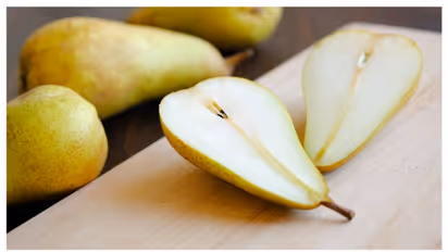 सेहत के लिए अमृत: कब्ज दूर करे नाशपाती, जानें इसके जबरदस्त फायदे