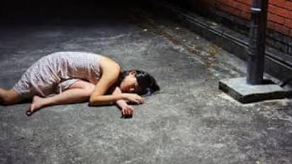 रहस्यमयी बीमारीः बैठे-बैठे आती है नींद, 5-5 दिन तक सोते हैं कलाची गांव के लोग