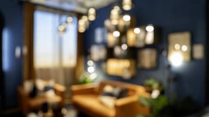 12.5 കോടി നഷ്ടപരിഹാരം വേണം, ഹോട്ടൽ ലോബിയിൽ മൂത്രമൊഴിച്ചതിന് ജോലി പോയ മുൻ ലെനോവോ ജീവനക്കാരൻ