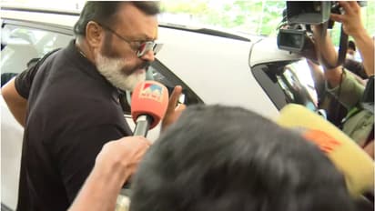 'പ്രതികരിക്കാന്‍ സൗകര്യമില്ല',  തൃശൂരില്‍ മാധ്യമപ്രവര്‍ത്തകരെ പിടിച്ചുതള്ളി സുരേഷ് ഗോപി