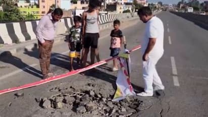 ബിഹാറിൽ ദേശീയ പാതയിൽ പുതുതായി നിർമ്മിച്ച പാലത്തിൽ കുഴി, ഗതാഗതം പൂർണ്ണമായും നിർത്തിവച്ചു