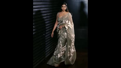 கிரே கலர் தான்.. ஆனா அதிலும் கலர்புல் கவர்ச்சியில் மின்னிய கீர்த்தி சுரேஷ் - கண்கவர் பிக்ஸ் இதோ!