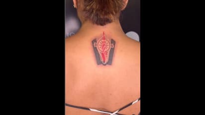  ಬೆನ್ನಿನ ಮೇಲೆ ಶಂಕು,ಚಕ್ರ ಟ್ಯಾಟೂ ಹಾಕಿಸಿದ ಕಿರುತೆರೆ ನಟಿ ಅನು; ತಿಮ್ಮಪ್ಪನಿಗಿದು ಅವಮಾನ ಎಂದ ನೆಟ್ಟಿಗರು!