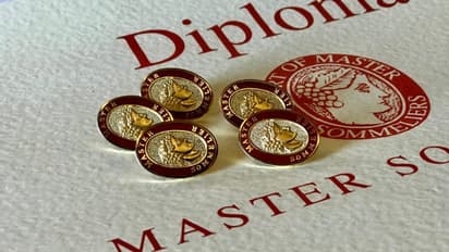 யுபிஎஸ்சி, ஜேஇஇ, நீட் தேர்வை விட கடினமான தேர்வு.. கோடிக்கணக்கான சம்பளம் மற்றும் மதுவும் கிடைக்கும்!