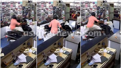 അച്ഛനൊപ്പം ഇരുന്ന കുട്ടി സ്കൂട്ടർ ആക്സിലേറ്റർ തിരിച്ചു, ഇടിച്ച് കയറിയത് തുണിക്കടയിലേക്ക്, അത്ഭുതകരമായ രക്ഷ