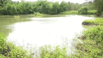 ಕೊಳ್ಳೇಗಾಲ: ಕೆರೆಗೆ ನುಗ್ಗಿದ ಕಾರು, ಮಾದಪ್ಪನ ಸನ್ನಿಧಿಗೆ ತೆರಳಬೇಕಾದ ಇಬ್ಬರು ಮಸಣಕ್ಕೆ!