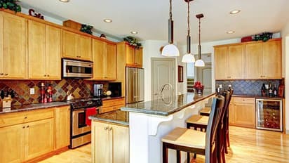 घर में रहती है कलह, नहीं होती बरक्कत तो अपनाएं ये टिप्स, आएगी समृद्धि और शांति!