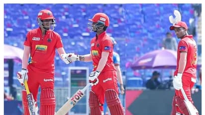 சிக்ஸர் சூறாவளி கெயிலின் சாதனையை முறியடித்து 19 சிக்ஸர், 8 பவுண்டரியோடு 165 ரன்கள் குவித்த ஆயுஷ் பதோனி!