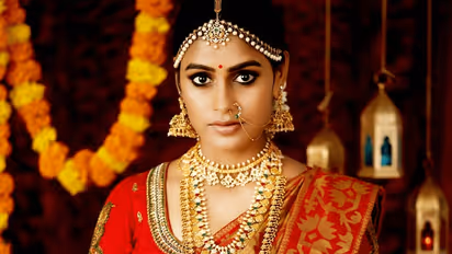   ఆరో కంటెస్టెంట్ గా వర్మ హీరోయిన్ సోనియా ఆకుల... ఈ తెలుగు అమ్మాయి ఆఫర్స్ కోసం పడ్డ కష్టాలు ఎన్నో!