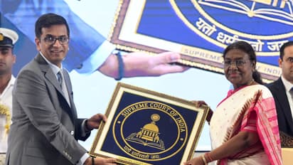 ಸುಪ್ರೀಂಕೋರ್ಟ್ಗೆ 75 ವರ್ಷ: ಹೊಸ ಧ್ವಜ, ಲಾಂಛನ ಅನಾವರಣ