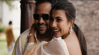 ಪತಿ ಜೊತೆ ರೊಮ್ಯಾಂಟಿಕ್ ಪೋಸ್ ಕೊಟ್ಟ ಶ್ರೀರಸ್ತು ಶುಭಮಸ್ತು ಸಿರಿ... ನಿಮಗೆ ಬೇರೆ ಯಾರು ಸಿಕ್ಕಿಲ್ವಾ ಅಂತಿದ್ದಾರಲ್ಲ‌ ಜನ !