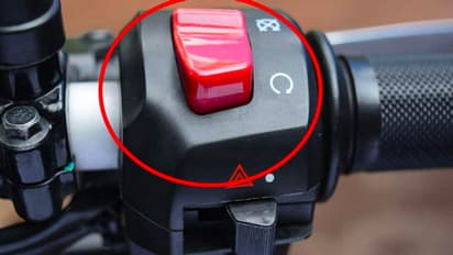 കള്ളന്മാരെപ്പോലും കബളിപ്പിക്കും ബൈക്കുകളിലെ ഈ 'മാന്ത്രിക ബട്ടൺ'! എങ്ങനെയെന്ന് അറിയാമോ?