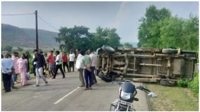 നിരവധിപ്പേർ കയറിയ ട്രാക്ടർ ട്രോളി നിയന്ത്രണംവിട്ട് മറിഞ്ഞ് നാല് പേർ മരിച്ചു, 20 പേർക്ക് പരിക്ക്