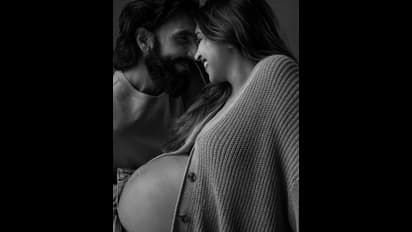 ಪ್ರೆಗ್ನೆನ್ಸಿ ಫೋಟೋಶೂಟ್ ಮೂಲಕ ಟೀಕೆಗೆ  ದೀಪಿಕಾ ಉತ್ತರ, ಗಂಡು ಮಗು ಖಚಿತ ಎಂದ ಮೆಹಂದಿ ಆರ್ಟಿಸ್ಟ್!