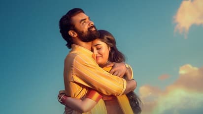 ഹിറ്റ് ചാർട്ടുകൾ ലക്ഷ്യമിട്ട് എആര്എമ്മിലെ ആദ്യ ഗാനം ; ഓണം റിലീസായി ചിത്രം തിയറ്ററുകളിൽ എത്തും