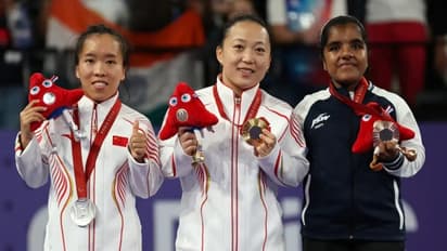 மூர்த்தி சிறுசானாலும் கீர்த்தி பெருசுன்னு காட்டிய நித்யா ஸ்ரீ சிவன் – பேட்மிண்டனில் பதக்கம் வென்று சாதனை!