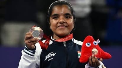 ಪ್ಯಾರಾಲಿಂಪಿಕ್ಸ್‌ ಬ್ಯಾಡ್ಮಿಂಟನ್ ಸಿಂಗಲ್ಸ್‌ನಲ್ಲಿ ಕಂಚಿನ ಪದಕ ಗೆದ್ದ ನಿತ್ಯ  ಸಿವನ್; ಭಾರತದ ಖಾತೆಗೆ 15 ಪದಕ