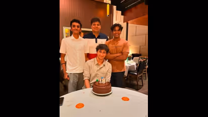 ವಿದೇಶದಲ್ಲಿ ಮಗನ 18ನೇ ಬರ್ತಡೇ ಆಚರಿಸಿದ ಮಹೇಶ್ ಬಾಬು; ವೋಟ್ ಹಾಕೋ ಮೊದಲೇ ಐಷಾರಾಮಿ ಶೋಕಿ ಎಂದು ಕಾಲೆಳೆದ ನೆಟ್ಟಿಗರು! 