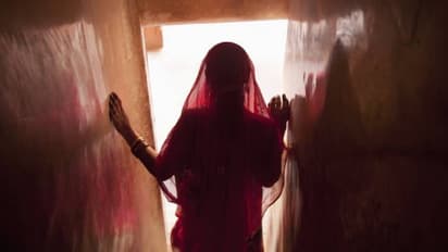 പൊലീസ് പാഞ്ഞെത്തി, യുവതി മരിക്കാനൊരുങ്ങുന്ന വിവരമറിയിച്ചത് മെറ്റ എഐ, 23 -കാരൻ ഭർത്താവ് അറസ്റ്റിൽ