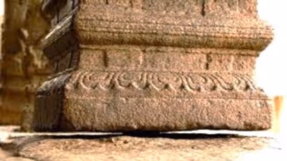 அந்தரத்தில் தொங்கும் தூண்.. ஆந்திரா கோயிலின் மர்ம பின்னணி தெரியுமா?