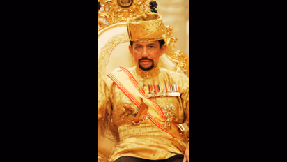 7000 சொகுசு கார்கள்; உலகின் மிகப்பெரிய அரண்மனை; புருனே மன்னரின் சொத்து மதிப்பு இவ்வளவா?