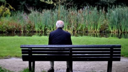 93 -കാരന് വീണ്ടും വിവാഹം, ആരും നോക്കാനില്ലാത്ത കാലത്ത് കൂട്ടുകാരനെഴുതിക്കൊടുത്ത വീട് തിരികെ വേണമത്രെ