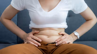 അത്താഴത്തിന് ശേഷം ഈ പാനീയങ്ങള്‍ കുടിക്കൂ, വയറു കുറയ്ക്കാം 