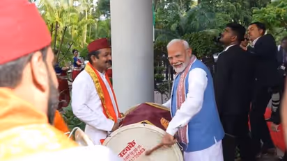 PM Modi tries playing 'Dhol' during welcome in Singapore; video goes viral (WATCH)
