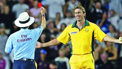 ಫುಟ್ಬಾಲ್‌ನಂತೆ ಕ್ರಿಕೆಟ್‌ನಲ್ಲೂ ಇದೆ ರೆಡ್ ಕಾರ್ಡ್ ಬಳಕೆ..! ಯಾವ ಕಾರಣಕ್ಕೆ ಬಳಕೆ? ಇಲ್ಲಿದೆ ಇಂಟ್ರೆಸ್ಟಿಂಗ್ ಮಾಹಿತಿ