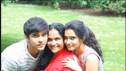 గుడిలో గంటలు మోగితే నేనే తన మొగుడని ఫిక్సయింది, నా సినిమాలు ఫ్లాప్ కావాలని కోరుకుంది..విక్రమ్ వ్యాఖ్యలు 