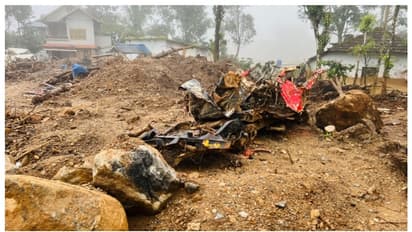 വയനാട് പുനരധിവാസം: ഒന്നാംഘട്ട ലിസ്റ്റിൽ ഉൾപ്പെട്ട 199 പേരുമായി കളക്ടർ ചർച്ച നടത്തി