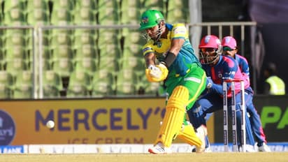 കെസിഎല്: ഫോമിലേക്കുയര്ന്ന് വിഷ്ണു വിനോദ്! ട്രിവാന്ഡ്രം റോയല്സിനെ പൂട്ടി തൃശൂര് ടൈറ്റന്സ്, ആദ്യ ജയം