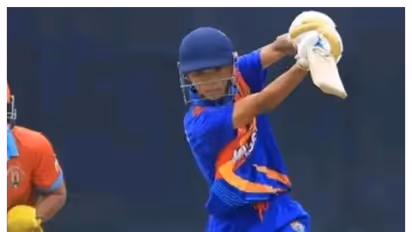ஐசிசி தொடரில் 10 ரன்னுக்கு ஆட்டம் இழந்த அணி: வரலாற்றில் மோசமான சாதனை
