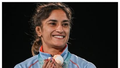 வெறும் போட்டோ மட்டும் தான்: ஒலிம்பிக்கில் பி.டி.உஷா என்னை ஆதரிப்பது போல் நடித்தார் - வினேஷ் போகத்