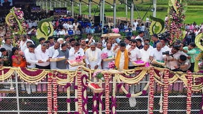 ಎತ್ತಿನಹೊಳೆ ಯೋಜನೆ ಲೋಕಾರ್ಪಣೆ: ಗೌರಿಹಬ್ಬದಂದೇ ಹರಿದ ಗಂಗೆ, 2ನೇ ಹಂತ ನಾನೇ ಉದ್ಘಾಟಿಸುವೆ ಎಂದ ಸಿದ್ದು..!