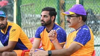 UP T20 League: 4 ஓவர்களில் 4 ரன்கள் மட்டுமே கொடுத்து பேட்ஸ்மேன்களை மிரட்டிய புவிக்கு வாய்ப்பு கிடைக்குமா?