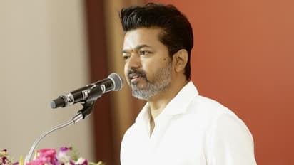 அரசியலுக்காக விஜயகாந்த் சென்டிமென்ட்டை விடாமல் துரத்தும் விஜய்! ஆச்சர்ய தகவல்!