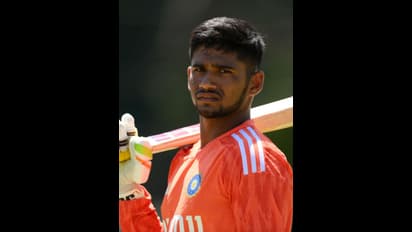 Musheer Khan Accident: துலீப் டிராபியில் 181 ரன்கள் குவித்த முஷீர் கானுக்கு சாலை விபத்தில் எலும்பு முறிவு!