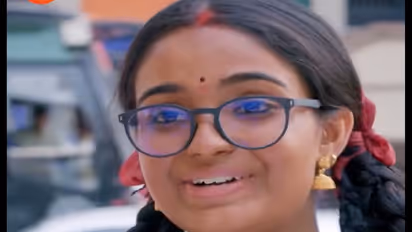 ಚಿರು - ದೀಪಾ ಜೊತೆಯಾಗಿ ಮಣ್ಣಿನ ಗಣಪ ಮಾಡಿ ಸಂಭ್ರಮಿಸಿದ್ರೆ… ವೀಕ್ಷಕರಿಗೆ ಮಾತ್ರ ದೀಪಾ ಡ್ರೆಸ್, ಜಡೆ, ಸ್ಟೈಲಿದ್ದೇ ಚಿಂತೆ!